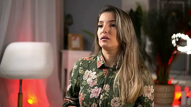 KellyMathews online show from November 25, 3:20 am