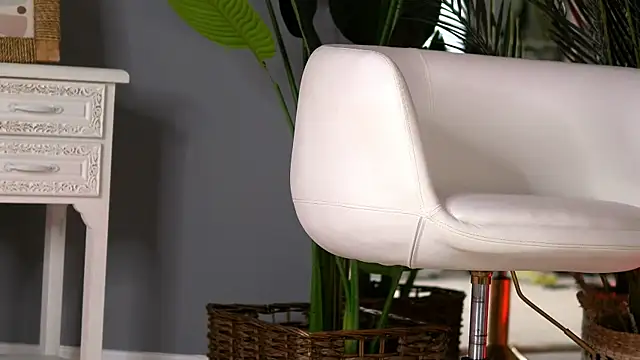 KellyMathews online show from November 19, 3:17 am