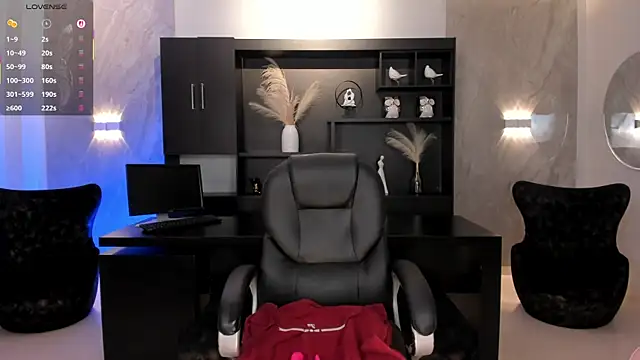 AmberLewis  online show from October 4, 3:45 am