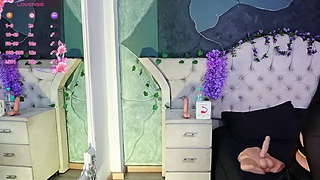 AmberGreyy  online show from May 29, 2:09 am