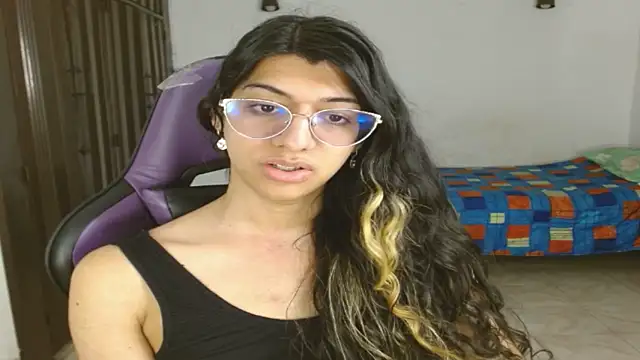 Snapshot of engielphoenis14 chatting on October 15, 12:24 am engielphoenis14 online show from October 15, 12:24 am