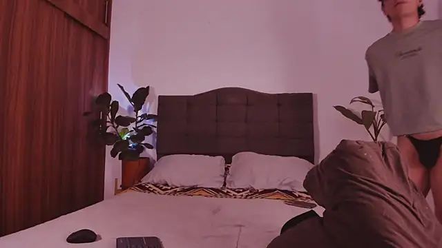 2gays 1Str8 online show from March 10, 1:31 am