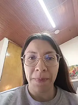 karlamorris  online show from December 1, 1:14 pm