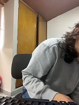 karlamorris  online show from March 6, 1:39 pm