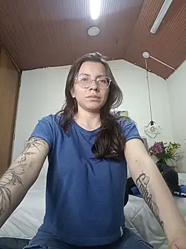 karlamorris  online show from December 19, 3:59 pm