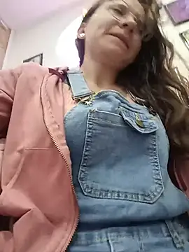 karlamorris  online show from November 15, 4:41 pm