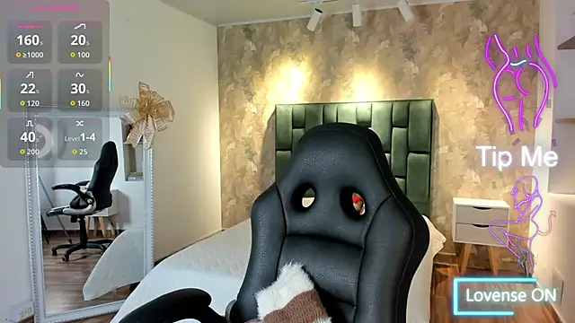 april dumont online show from December 2, 1:13 pm