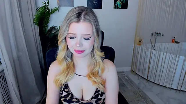 FollowLovee online show from November 23, 11:56 am