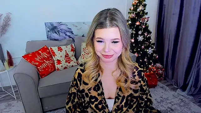 FollowLovee online show from December 14, 8:25 pm