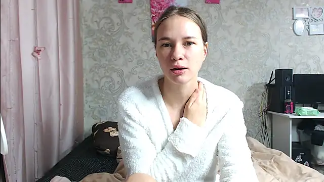 leila bambi  online show from October 17, 9:23 am