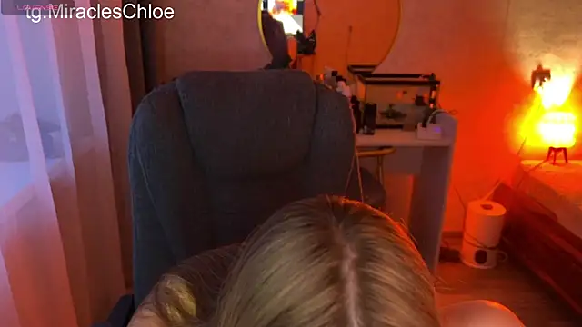 ChloeMillerMeow online show from June 19, 5:49 pm