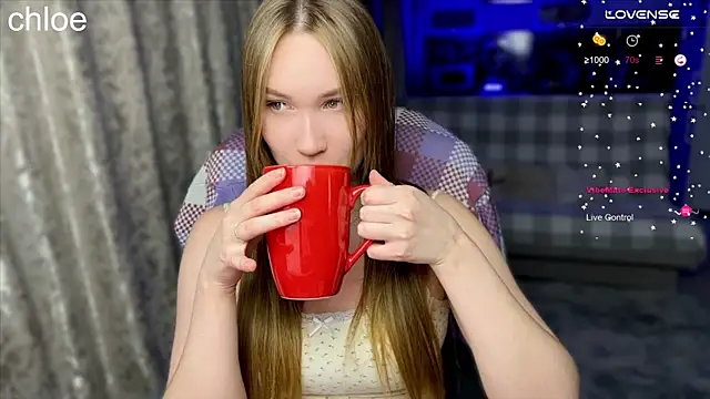 ChloeMillerMeow online show from November 5, 4:45 pm