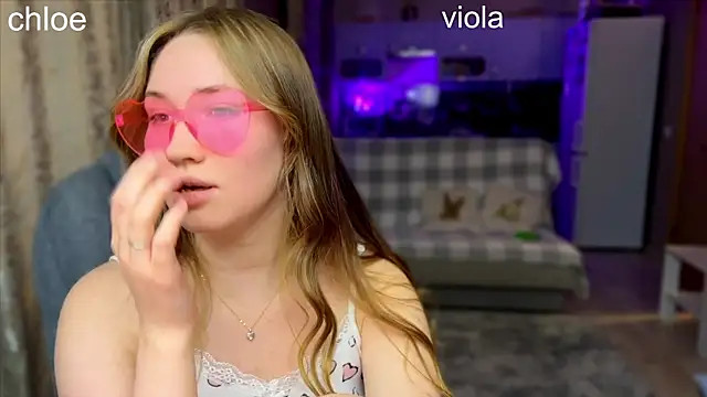 ChloeMillerMeow online show from October 12, 7:05 pm