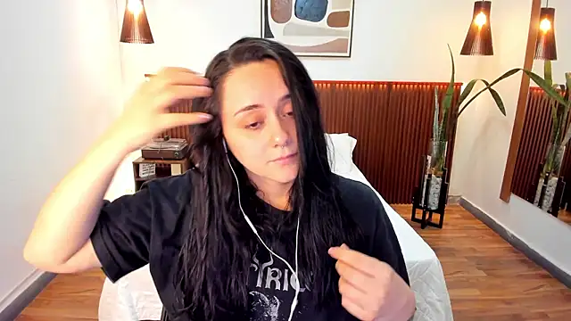 KatherineBond online show from February 3, 7:51 pm