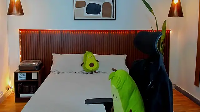 KatherineBond online show from October 11, 8:22 pm