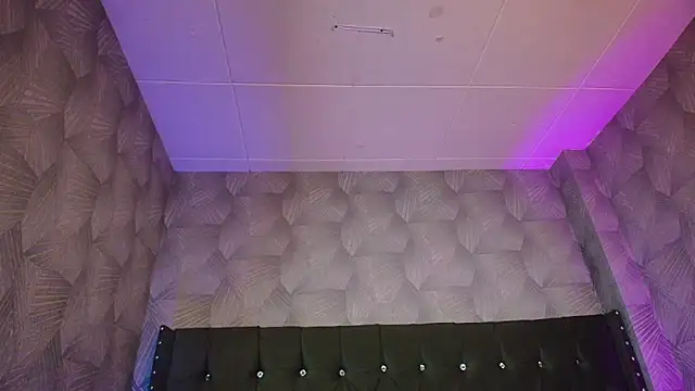 AnnaliOlsenX online show from June 5, 6:47 pm