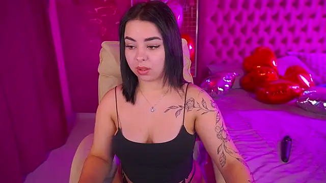 SusieWood online show from February 10, 9:07 pm