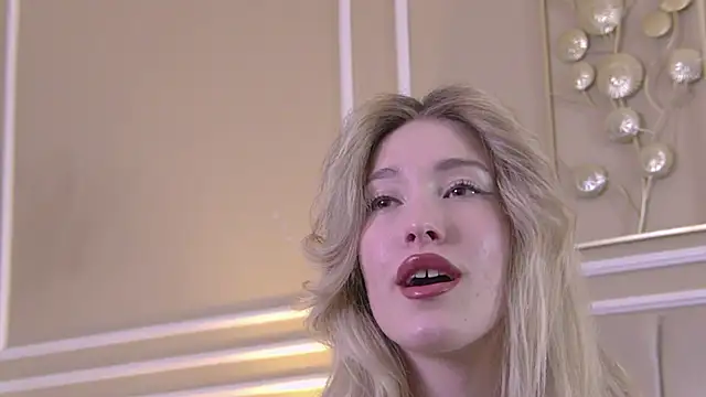 SerenaBennet online show from February 21, 11:22 am