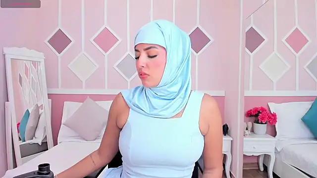 Lea nahid online show from April 14, 8:20 pm