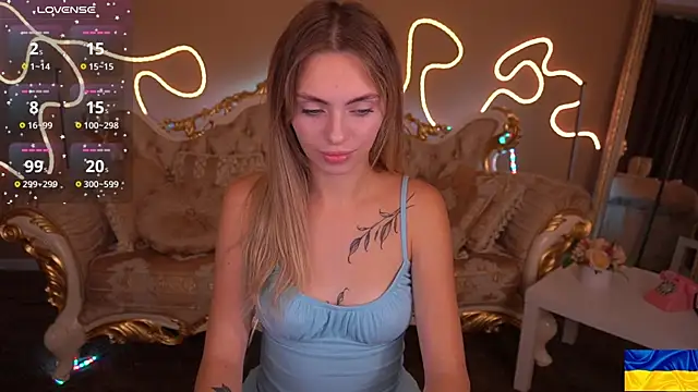 Snapshot of ChloeBrightt chatting on October 2, 8:03 pm ChloeBrightt online show from October 2, 8:03 pm