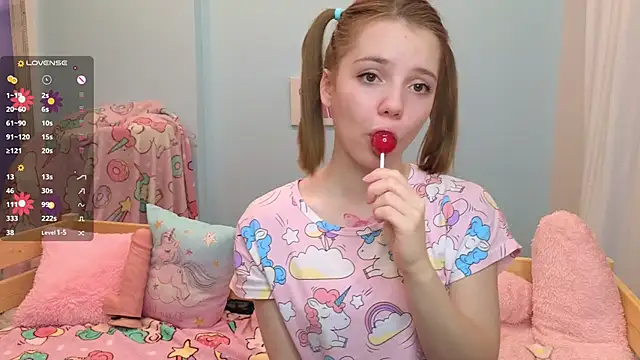 Snapshot of PrincessLittleKiki chatting on October 16, 7:33 am PrincessLittleKiki online show from October 16, 7:33 am