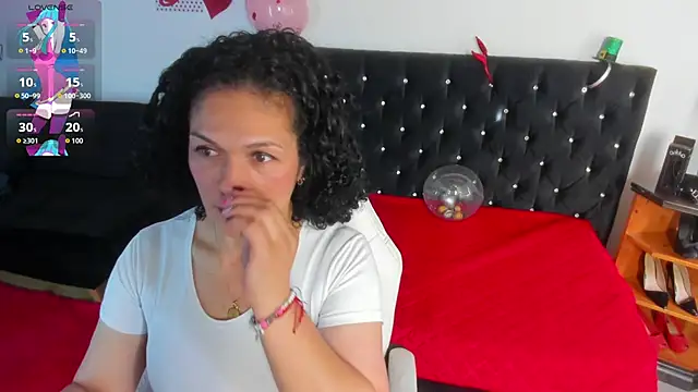 Aliciia cute1 online show from May 28, 9:34 pm