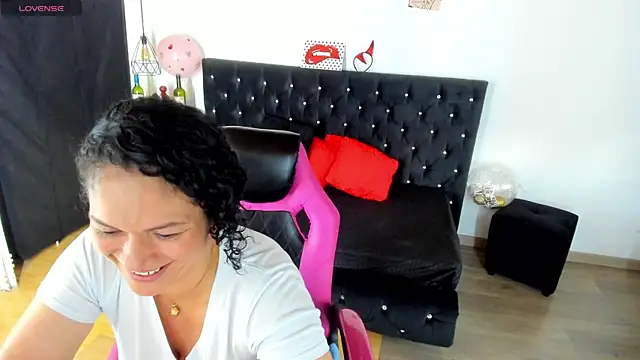 Aliciia cute1 online show from February 4, 11:08 pm