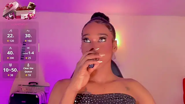 naomy  xx online show from February 7, 3:32 am