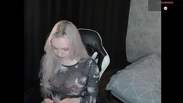 VikaPowers online show from May 4, 10:13 pm