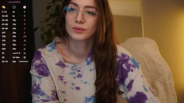 Ester Hill online show from October 4, 1:55 am