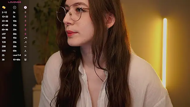 Ester Hill online show from February 7, 3:10 am