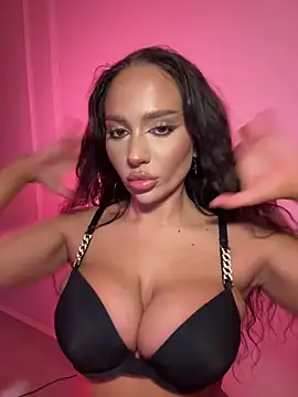 CardiSweetBaby online show from February 8, 9:40 pm