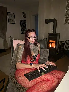 AileenInkOfficial online show from April 13, 6:30 pm