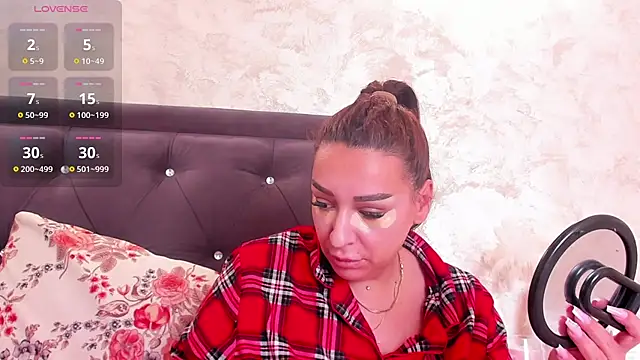 RaelleDarkstar online show from April 17, 7:43 am