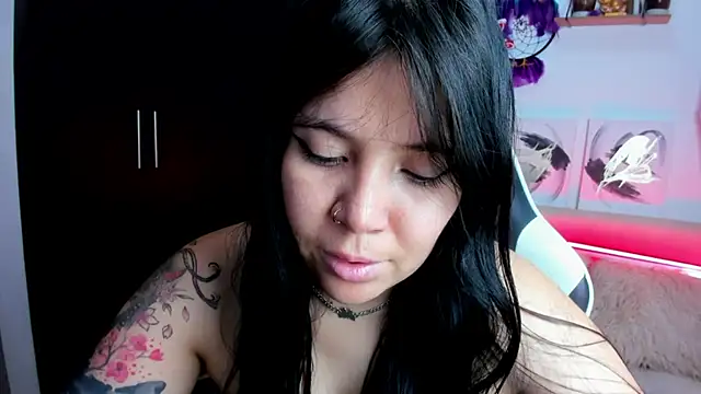 AilynRed online show from December 20, 2:59 am