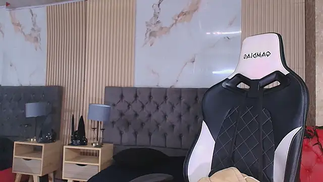 Juliet Nasty online show from February 14, 12:40 pm