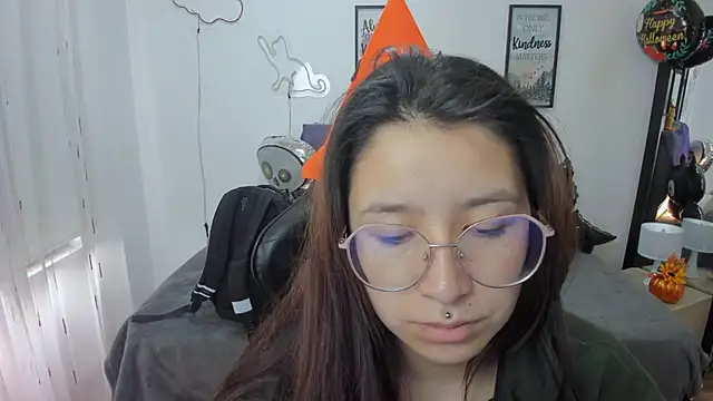 Amy joones online show from October 27, 12:44 pm