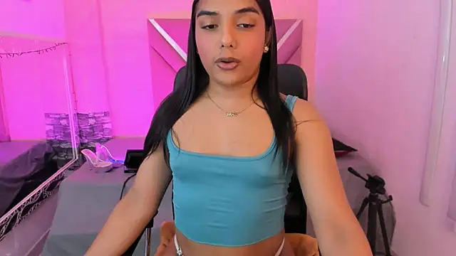 CandyLatinHott online show from February 6, 5:55 am