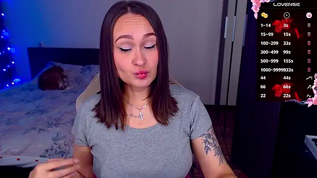 Cutie-Melanie online show from October 31, 9:30 pm