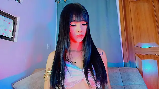 liccy hall online show from January 16, 11:39 am