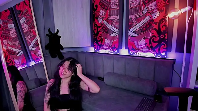 JadeyKhada online show from January 13, 11:53 pm