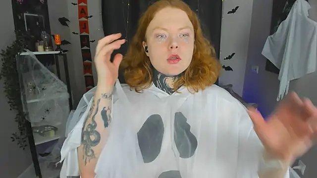 Cassie xKiss online show from October 31, 8:35 pm