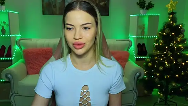 EmmyMills online show from December 21, 10:35 pm