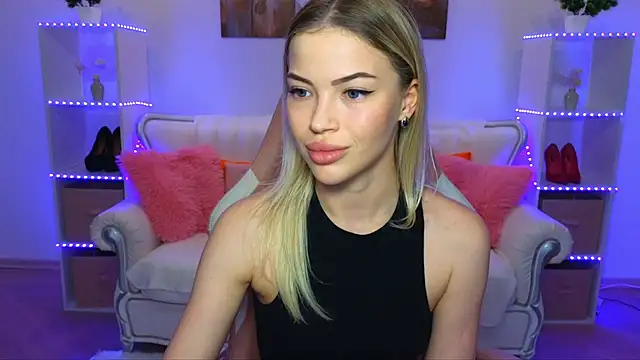 EmmyMills online show from November 9, 10:16 pm