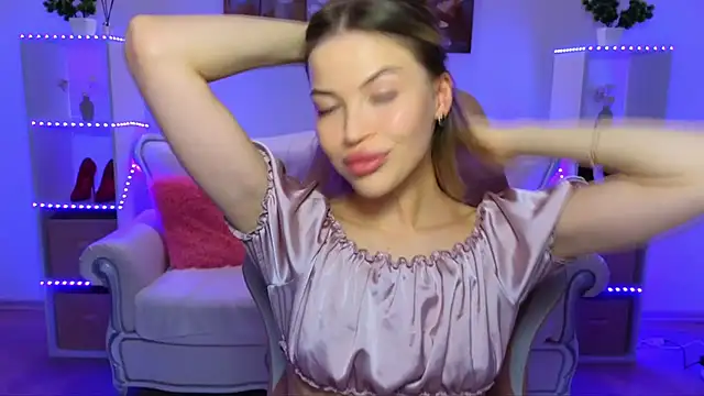 EmmyMills online show from January 9, 8:57 pm