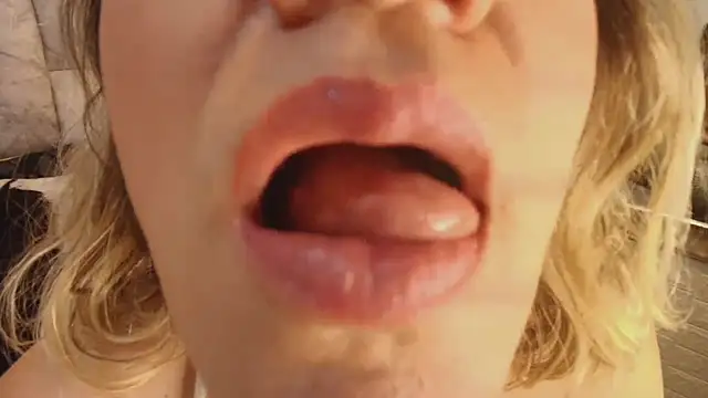 charlotte  G online show from September 10, 1:44 pm