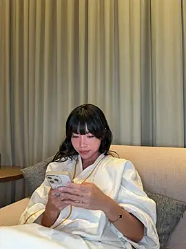 Miuzxc online show from January 8, 2:43 pm