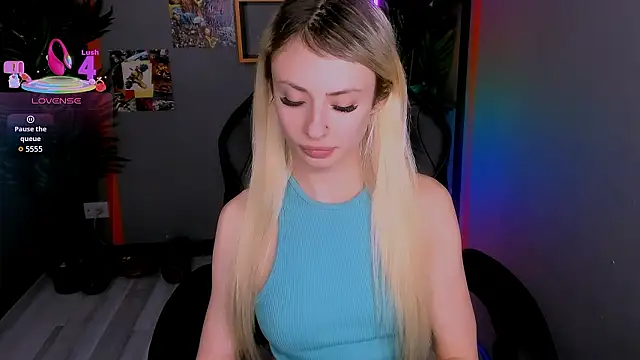 PollyMillees online show from February 15, 6:05 am