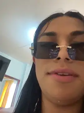 MarilynSmIith online show from November 16, 1:00 pm