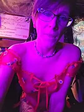 nephilaaranea online show from April 4, 10:52 pm